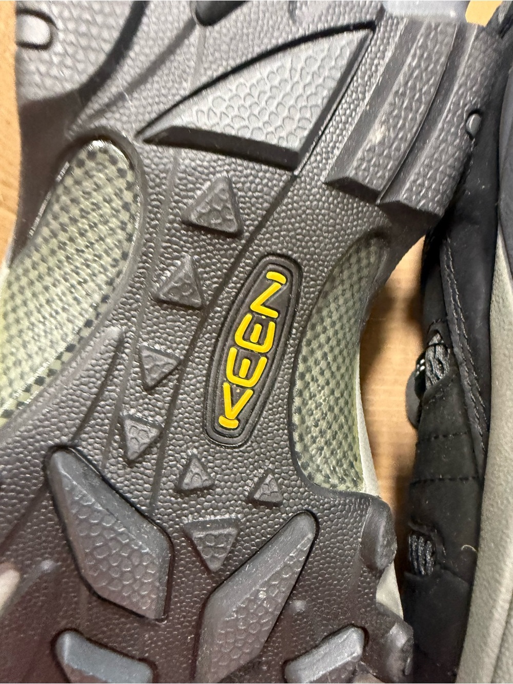 Keen Men's Black Outdoor Sandals with Orange Insoles - Picture 9 of 10